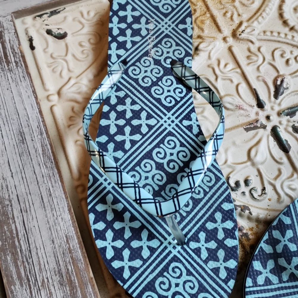 Vera Bradley flip flops - Picture 4 of 5
